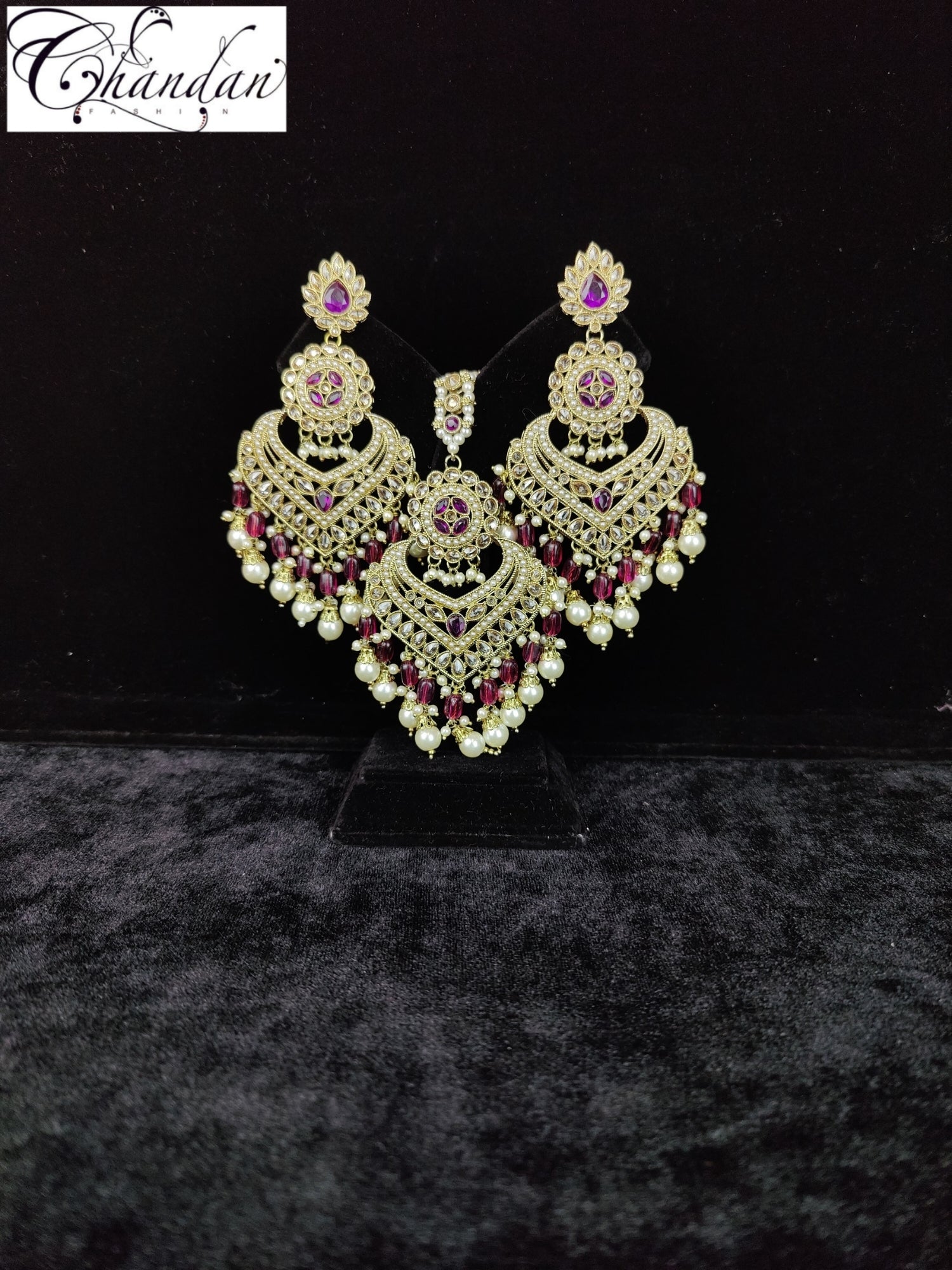 Earrings with Mangtikka