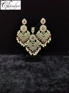 Earrings with Mangtikka