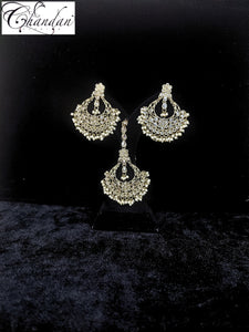 Earrings with Mangtikka