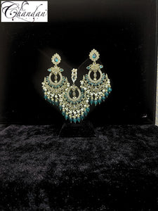 Earrings with Mangtikka