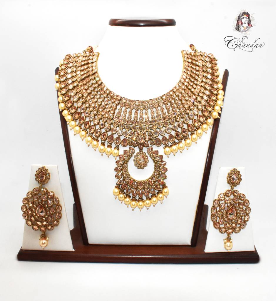 Gold Necklace Set w/ Stone & Pearls