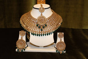 Gold and Green Circle Necklace Set
