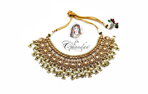 Gold/white necklace set